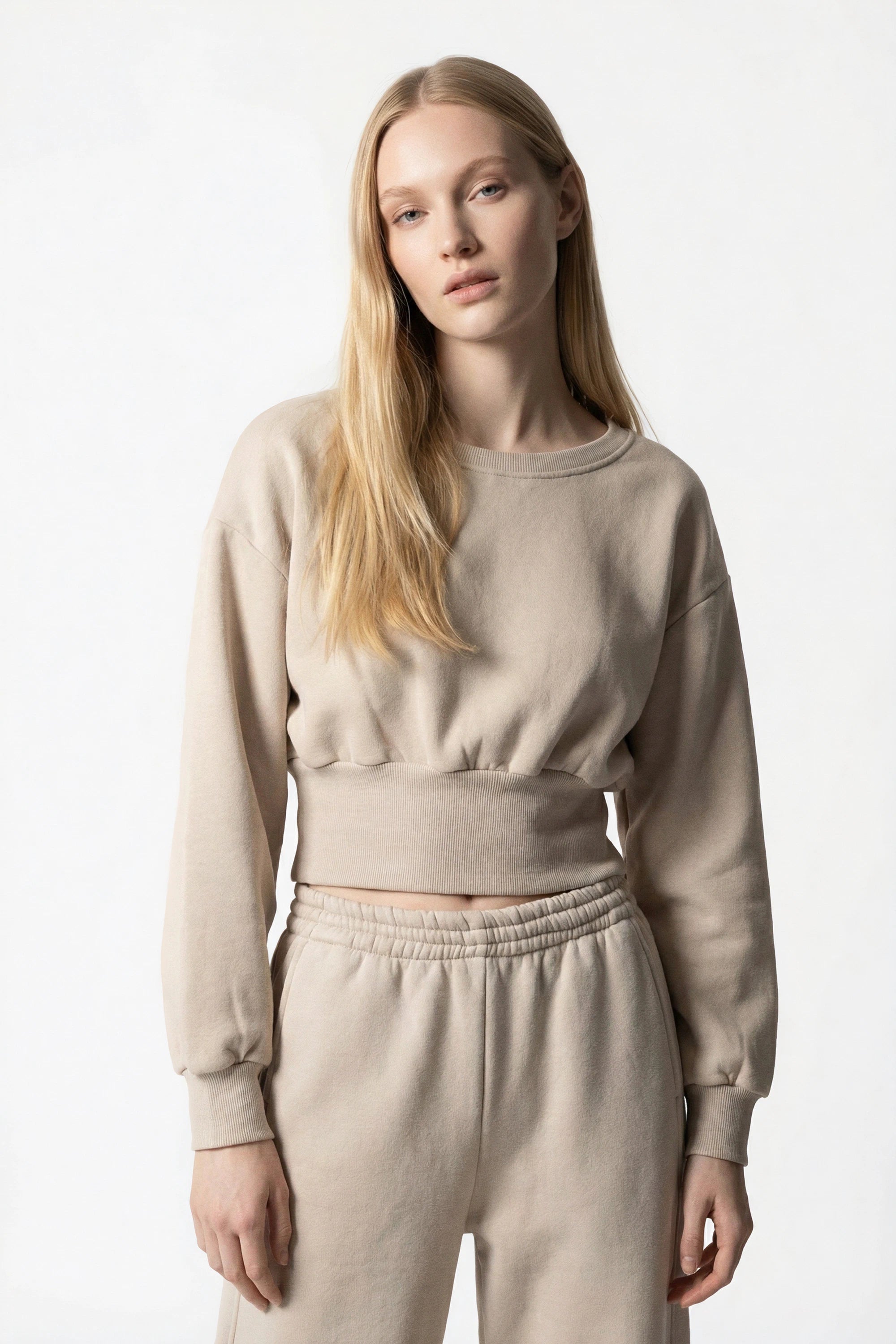 Felpa con collo a barca